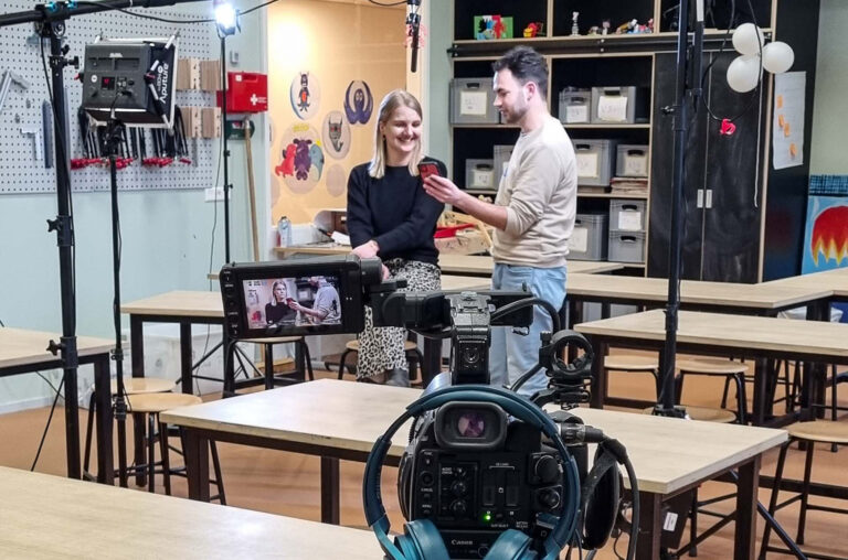 Met een wervings- of vacaturevideo van het Filmkantoor trek je de juiste sollicitanten aan en NLP-taalpatronen helpen daarbij